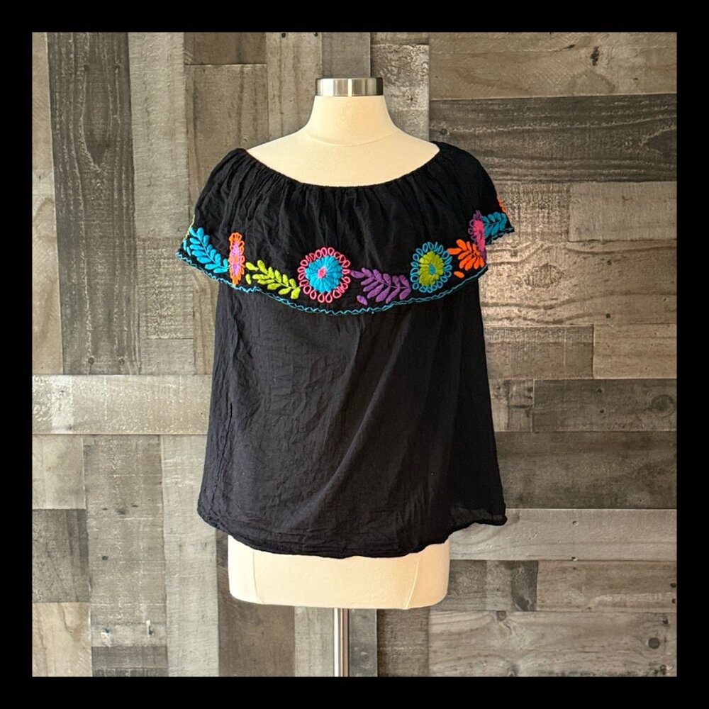 Nativa black Puebla top medium Mexican floral embroidery festival boho fiesta